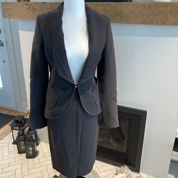 Tavan & Mitto suit with skirt Dark Grey size 4 US - Picture 1 of 9